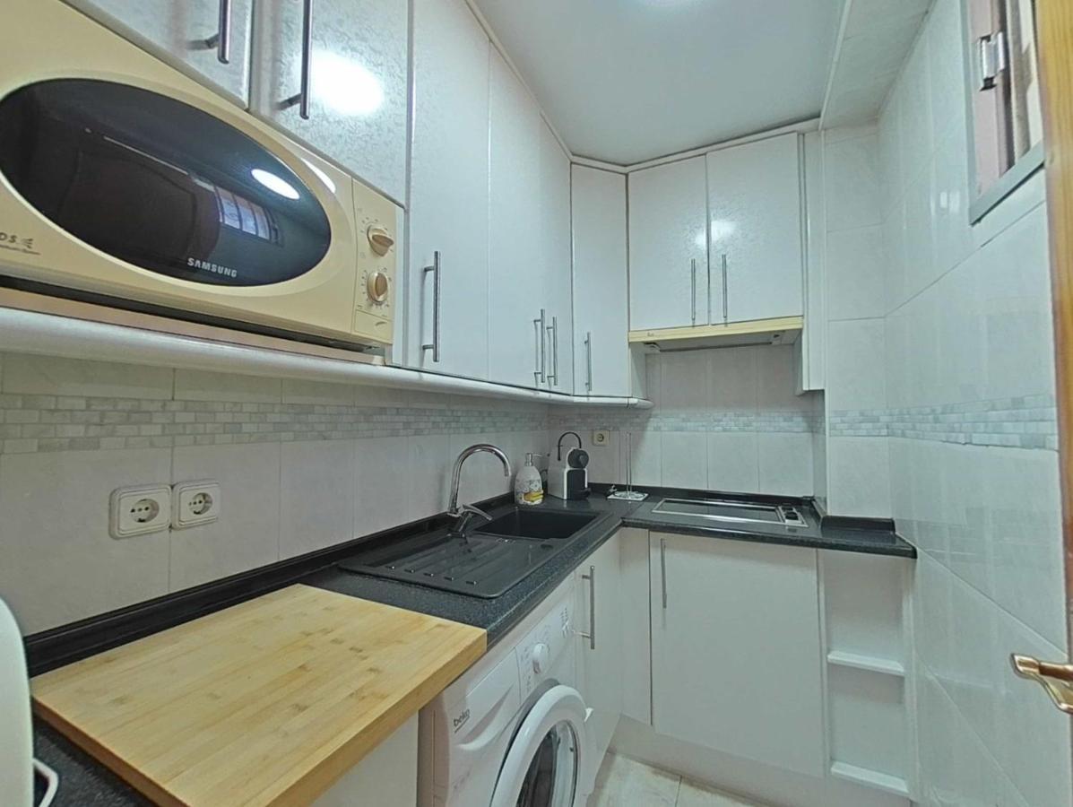 Ferienwohnung Acogedor En La Carihuela Con Plaza De Garaje Garantizada! Sol Montemar Torremolinos Exterior foto