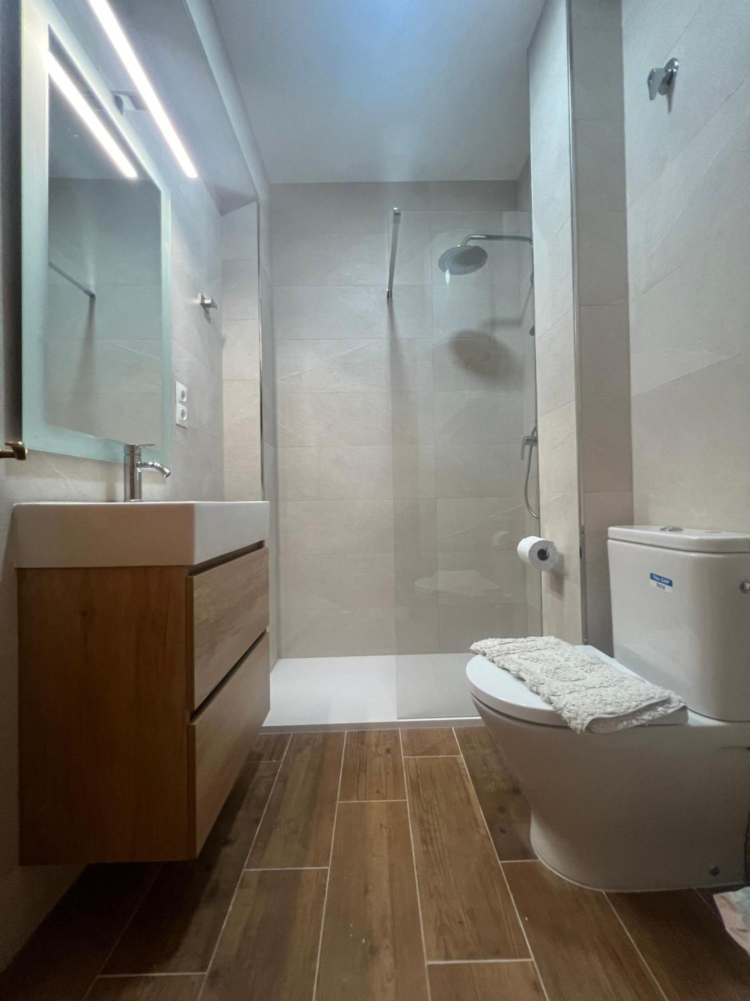 Ferienwohnung Acogedor En La Carihuela Con Plaza De Garaje Garantizada! Sol Montemar Torremolinos Exterior foto